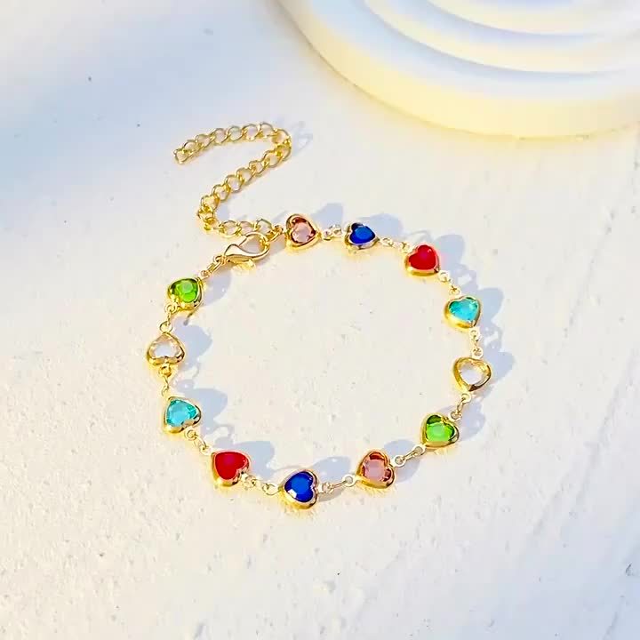 HEART-SHAPED GOLD BRACELET